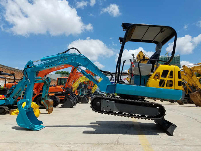 小型挖掘機(jī)冬季 小型挖掘機(jī)冬季