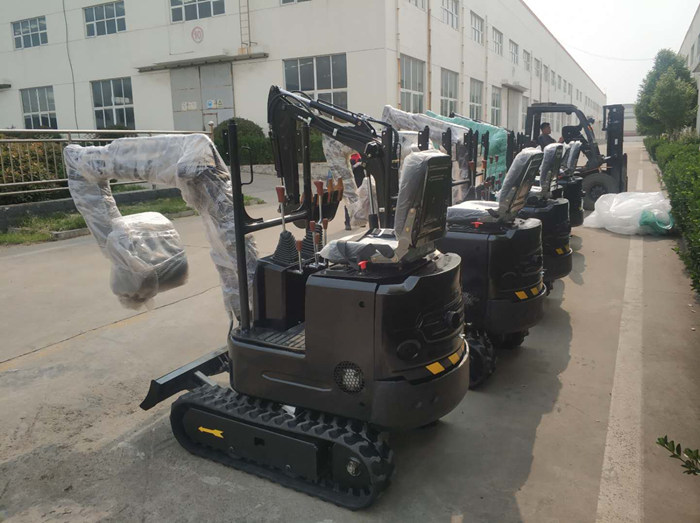 凱迪沃一批小型挖掘機(jī)批量出口美國 凱迪沃一批小型挖掘機(jī)批量出口美國